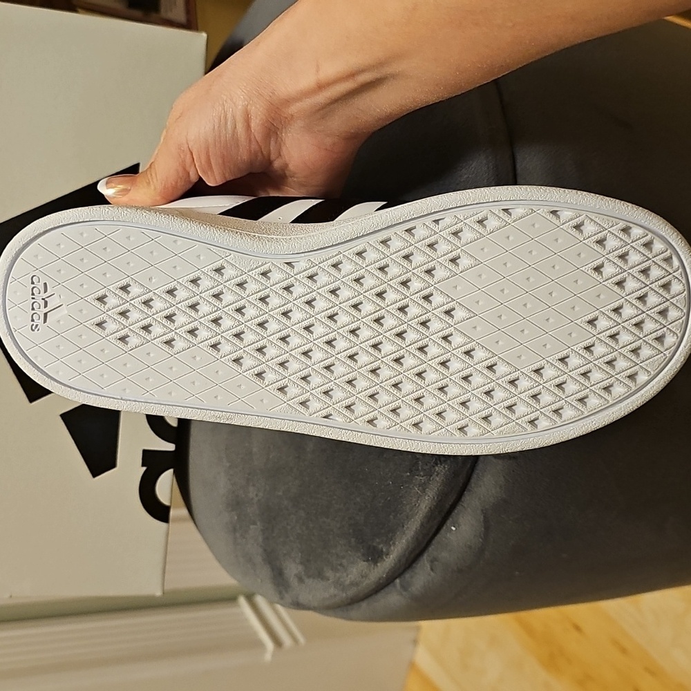 Adidas sneaker - Picture 11 of 11